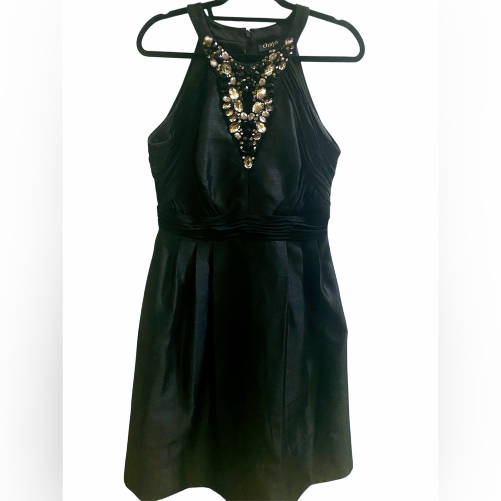 Chaya~Elegant Women’s Cocktail Dress
Embellished Mini
Sleeveless 
Size 8